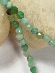 Emerald beads, 2mm